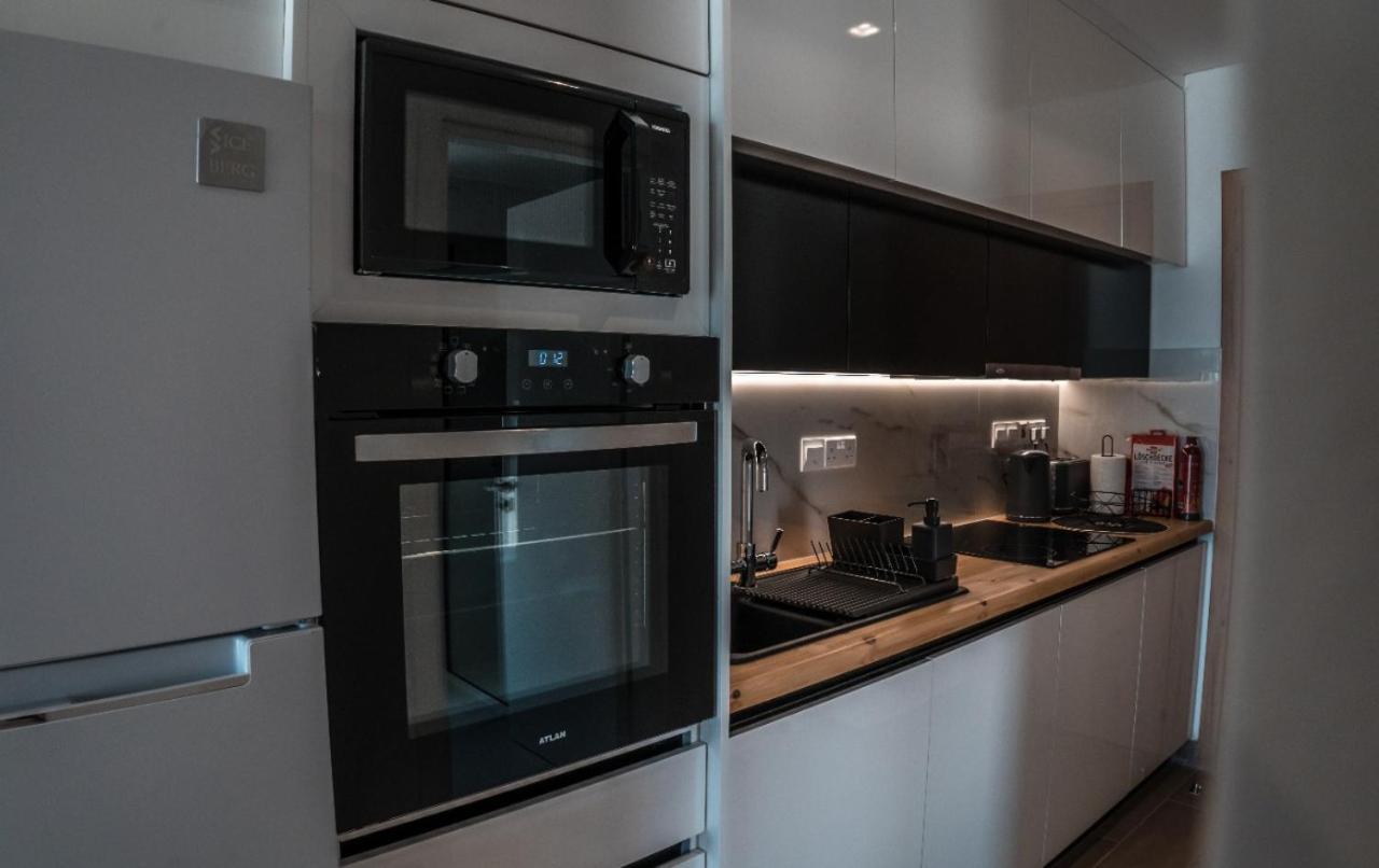 Cosea Living: Seaside Deluxe Suite In Harbour 107B Paphos Exterior photo